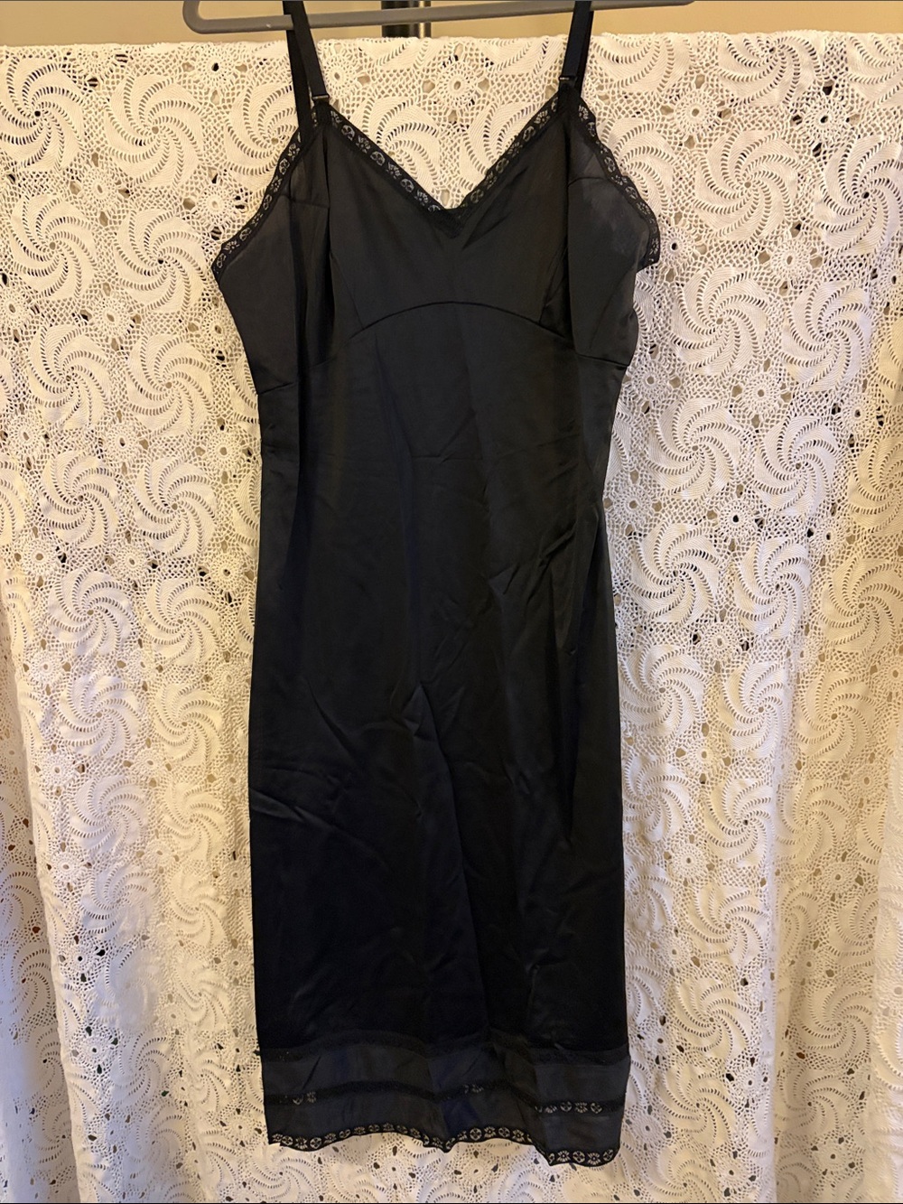 Vintage Women's Black Lace-Trim Slip Size Medium